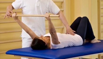kinesiterapia2-440x250